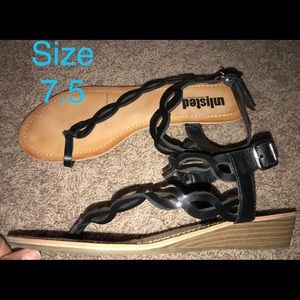 Unlisted black sandal